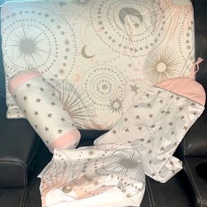 Baby girl nursery bedding set